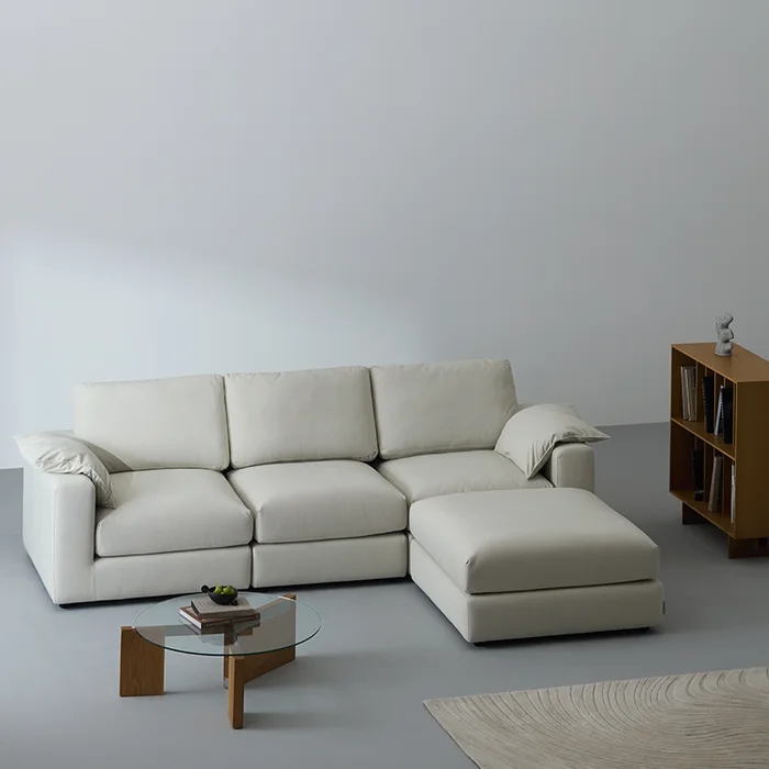 구름처럼 폭신한 구스 소재 소파