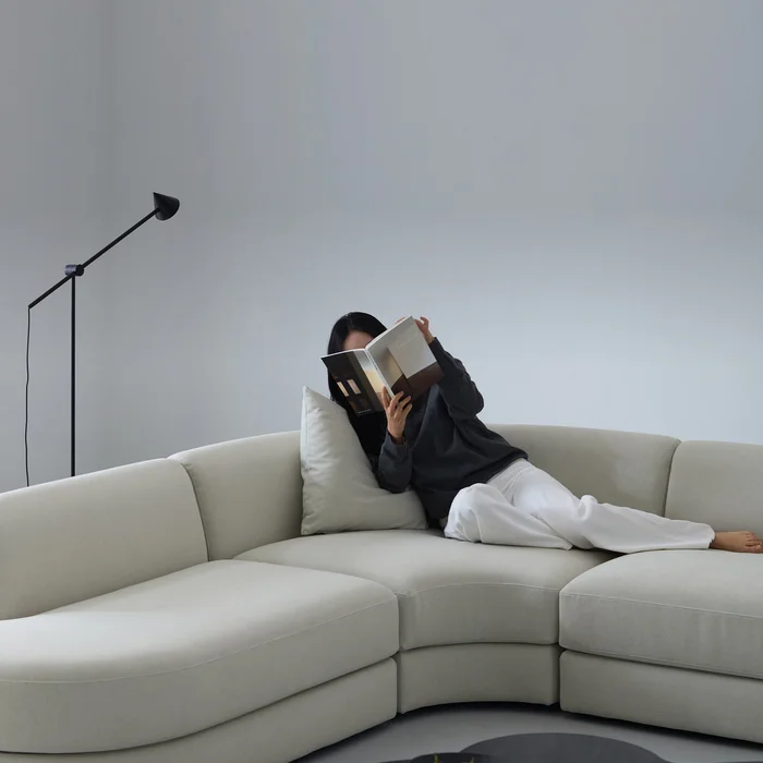 유니크한 디자인의 라운드형 모듈소파